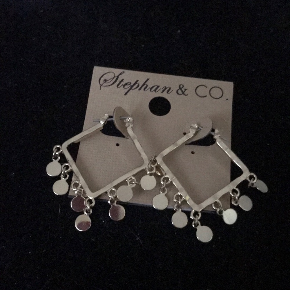 Stephan & co gold disk earrings